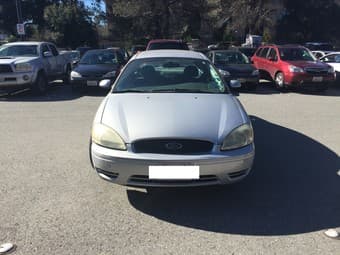 2004 Ford Taurus 1