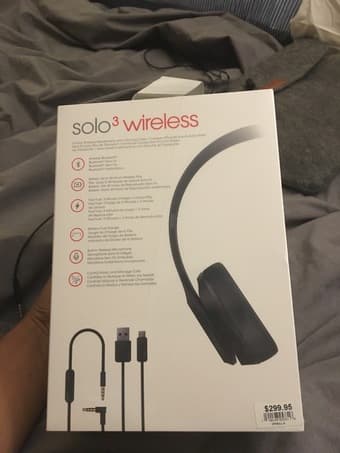 Beats Solo3 Wireless Headphones 2