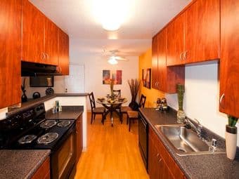 Bedroom for rent in Avalon Mountain View Apartment Complex 1