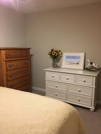 Winter Qtr - private bedroom/bath available in Redwood City home 2