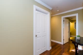 STOP HERE! The best room, roommates and house you'll find in Burlingam 3