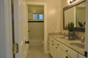Room available in amazing home -- looking for a new roommate 3