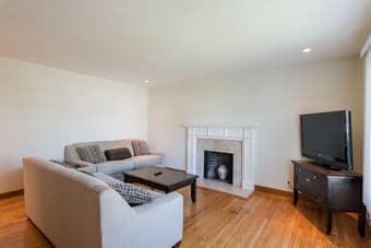 AWESOME roomie needed in our big South San Francisco home!! 1