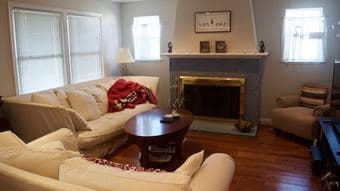 Comfortable bedroom in a 3-bed, 2-bath house in Redwood City for Dec. 1