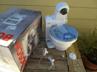 Bosch MUM4405 Compact Tilt-Head Stand Mixer 1