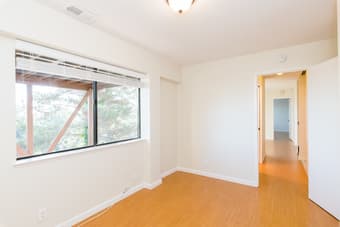 Room available in amazing home -- looking for a new roommate 3