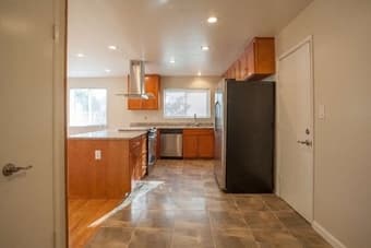 Hello Future Roommate - Big Room for Rent 2