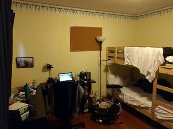 One Bedroom Near Menlo Park Downtown Dec 1 or early ~$1000/month 3