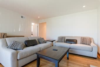 Come live with us in South San Francisco! 2