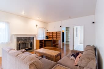 Room in a big house for 1,090 3