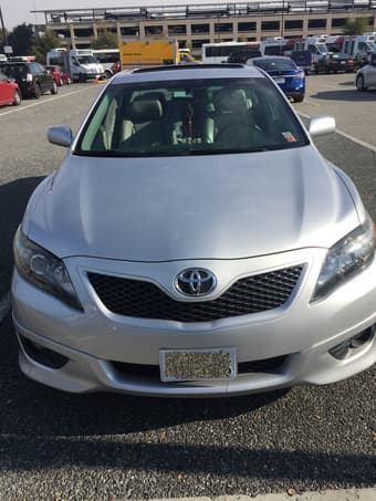 2011 Toyota Camry SE, Low mileage 1