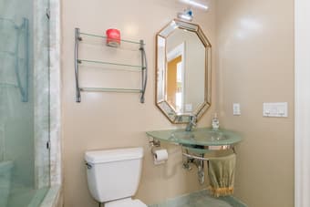 Looking for a new roommate ASAP!! 4
