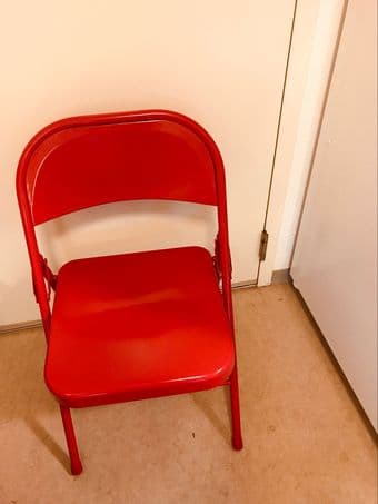move out sell. Very new Chair, lamps, hair dryer, rice cooker! 1