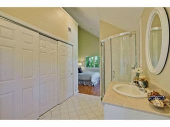Private bed and bath, 10 mins from Stanford 1