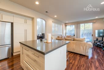 Fantastic housing with great roommates - the bomb dot com! 3