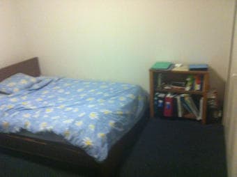Sublet in EV for 43 days (Dec. 7-Jan. 20) - low price 3