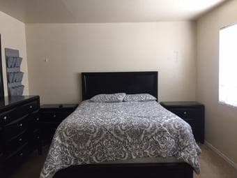 One room available in 4 bedroom House (east palo alto) 2