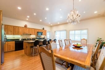 Looking for a great roommate to fill our open room in Redwood City! 2
