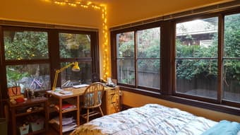 1 Room in Beautiful House Downtown 1