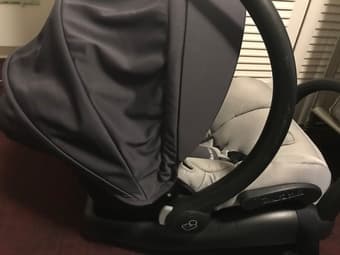 Maxi cosi infant carseat 1