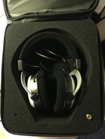 Beyerdynamic t70p audiophile headphone 3