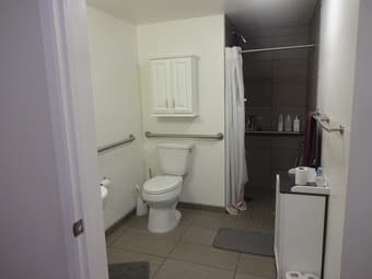 Available immediatly - 1 Bedroom in 2-Bed Rains Apt - female only 3