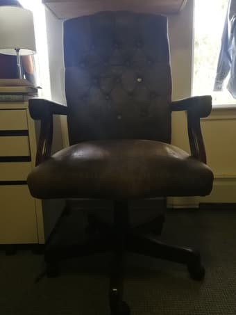 Comfortable vintage chair with strong back support great for work 4