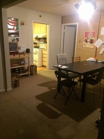 Room Opening in West Menlo (15 min or less bike to campus) 3