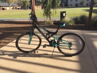 LIKE NEW: Huffy 26" Trail Runner Women's Mountain Bike, Black 1