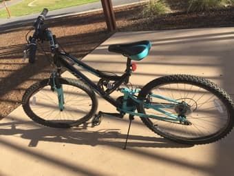 LIKE NEW: Huffy 26" Trail Runner Women's Mountain Bike, Black 2