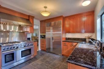 Room in beautiful Portola Valley house with awesome trail access! 2