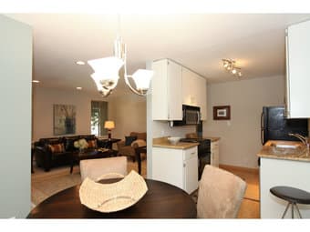 2-bedroom Condo in Mtn View near Train Station 3