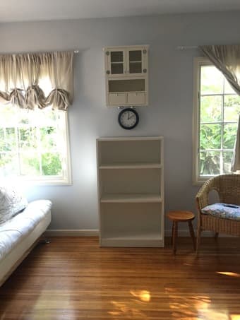 Clean and quiet Palo Alto bedroom with shared bathroom near downtown. 2