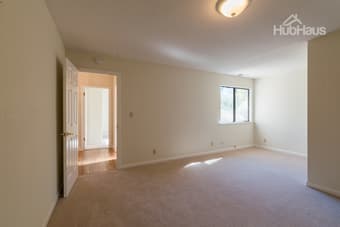 Fantastic housing with great roommates - the bomb dot com! 2