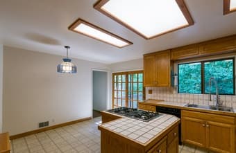 STOP HERE! The best room, roommates and house you'll find 1