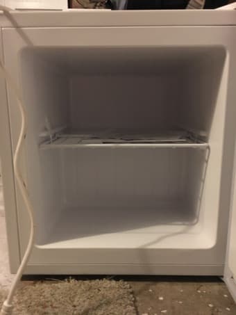 NEW Igloo Freezer perfect size for room 2