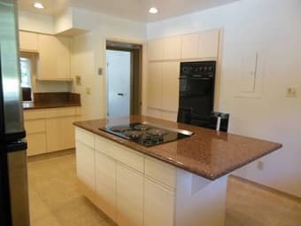 Large home, clean and respectful roommates. 3