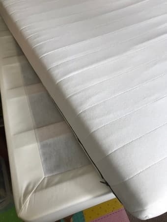 Twin bed and box-spring (IKEA) 3