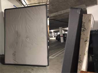 免费处理家具，需自己来拉 free furniture 1