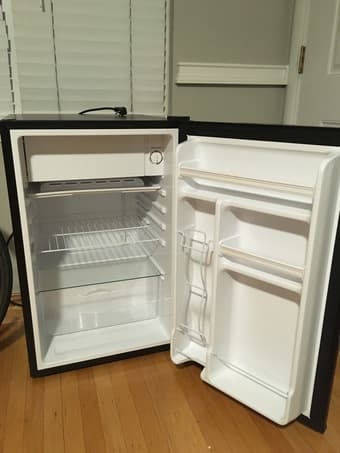 Emerson minifridge 2
