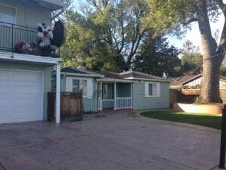 $3000 / 2br - Cozy 2 bdrm 1 bath single family house (east palo alto) 1