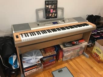 Yamaha YPG-625 8-Key Weighted Action Portable Digital Piano w/ Stand 2