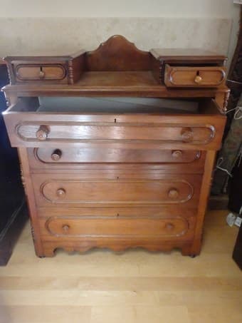 Beautiful Victorian Chest of Drawers 2
