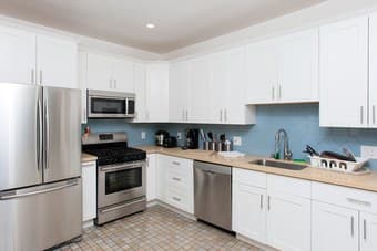 Shared Room for Girls in a House near Stanford (Palo Alto) 2