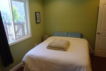 Bedroom and private bath in beautiful house in E. Palo Alto 1