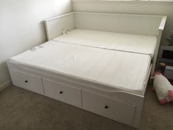 Family Moving! Furniture in excelent conditions with less than 1 year! 3