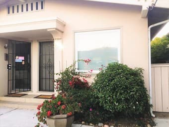 Excellent 2B1B in a duplex house downtown Burlingame w/ an Inlaw unit 1