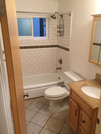 1B/1B pet friendly inlaw unit in downtown North 2