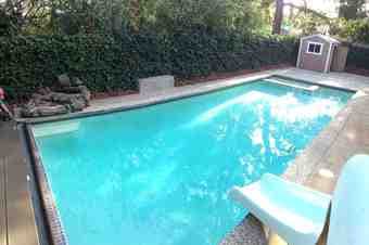 Sun-drenched large bedroom in fine modern home w/ cool roommates 2