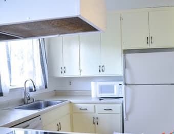 Fantastic housing with great roommates - the bomb dot com! 2